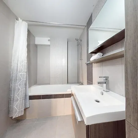 Le Petit Paradis - Pretty T2 Ideally Located At The Foot Of The Chateau